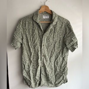 Green Button-down Short Sleeve Shirt